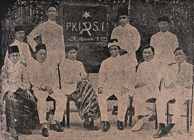 Para penggerak PKO dan Sarekat Islam. Foto tanpa keterangan (sumber: wikimedia))