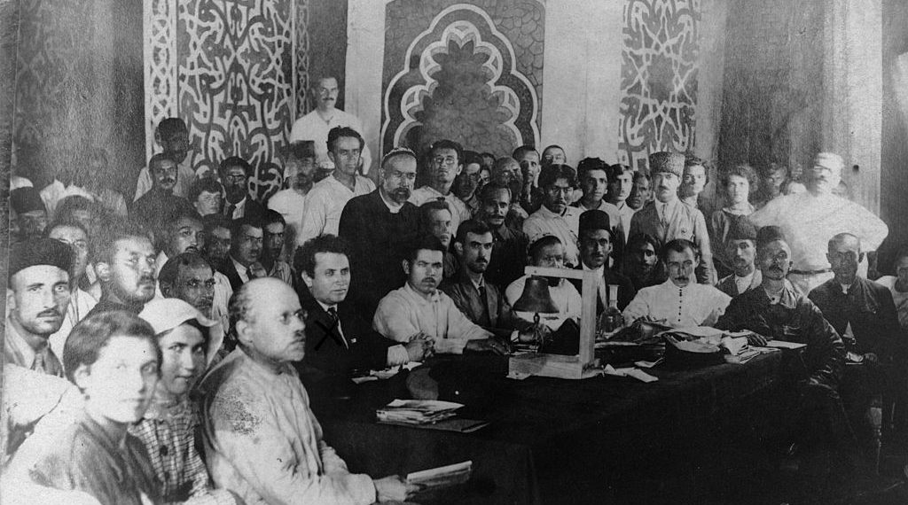 Kongres Bangsa-Bangsa Timur di Baku, Azerbaijan, 1920. Sumber gambar: Hulton Archive / Getty Images