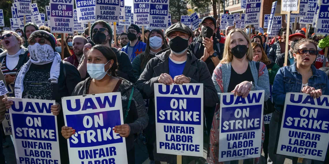 Halusinasi Kerja Layak Buruh Pengetahuan