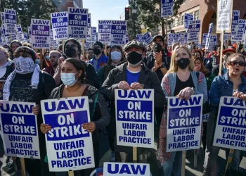 Halusinasi Kerja Layak Buruh Pengetahuan